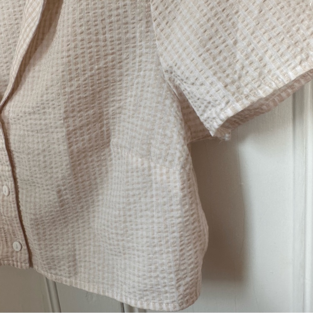 H&M Cream and White Checkered Collared Button Up Crop Top - Picture 5 of 10